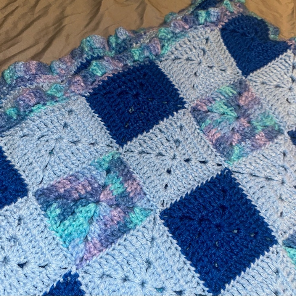 Granny Square Afghan Crochet Knit Throw Blanket Blue 50 X 59 Winter Comfy Warm - Picture 9 of 10